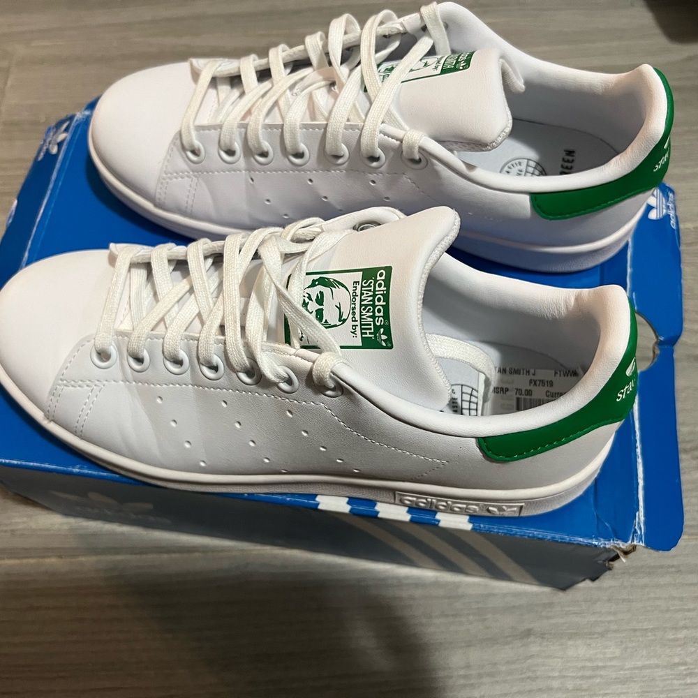 Adidas Stan Smith - Picture 1 of 7